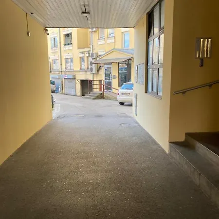 Apartment Pap Center Loft, Garazno Mesto *
